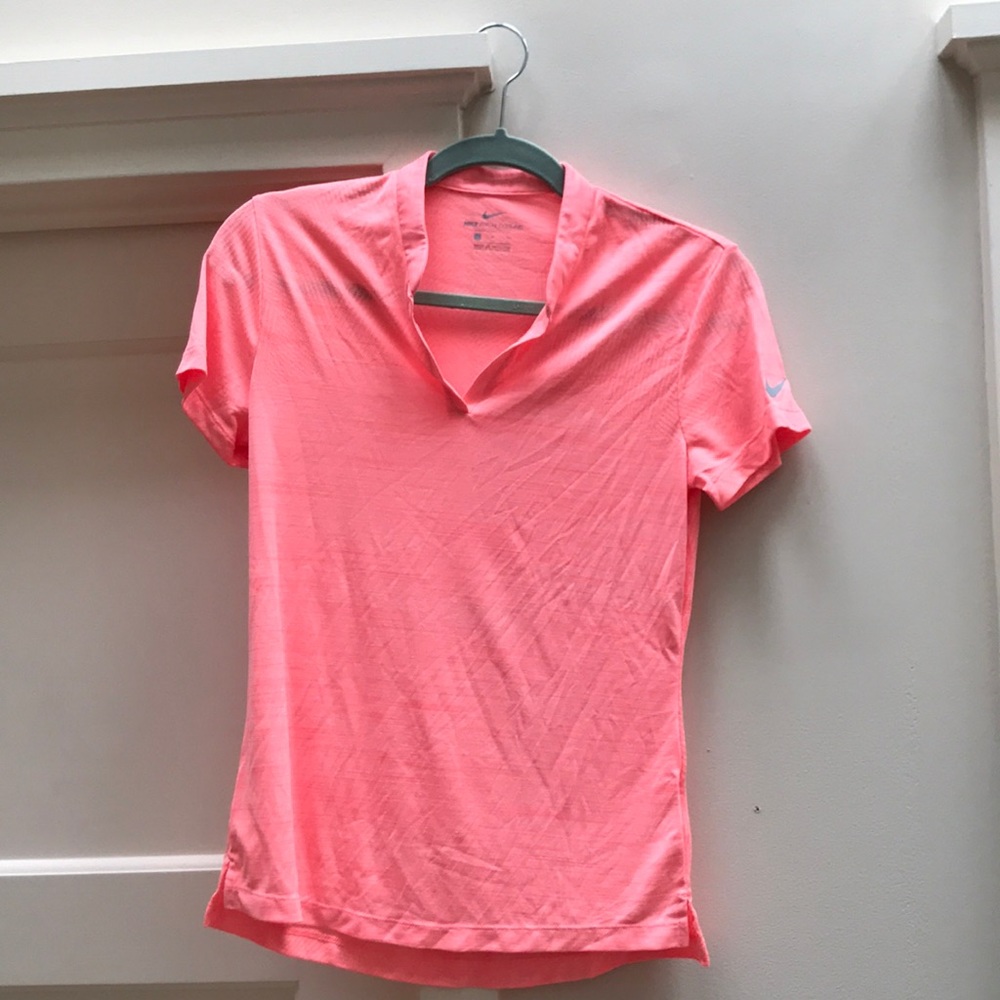 NIKE Bright women’s lightweight sport top size small
